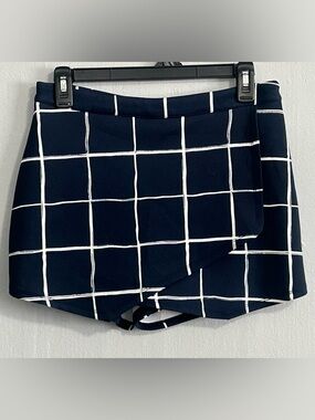 Abercrombie & Fitch Navy and White Striped Skirt/Skort